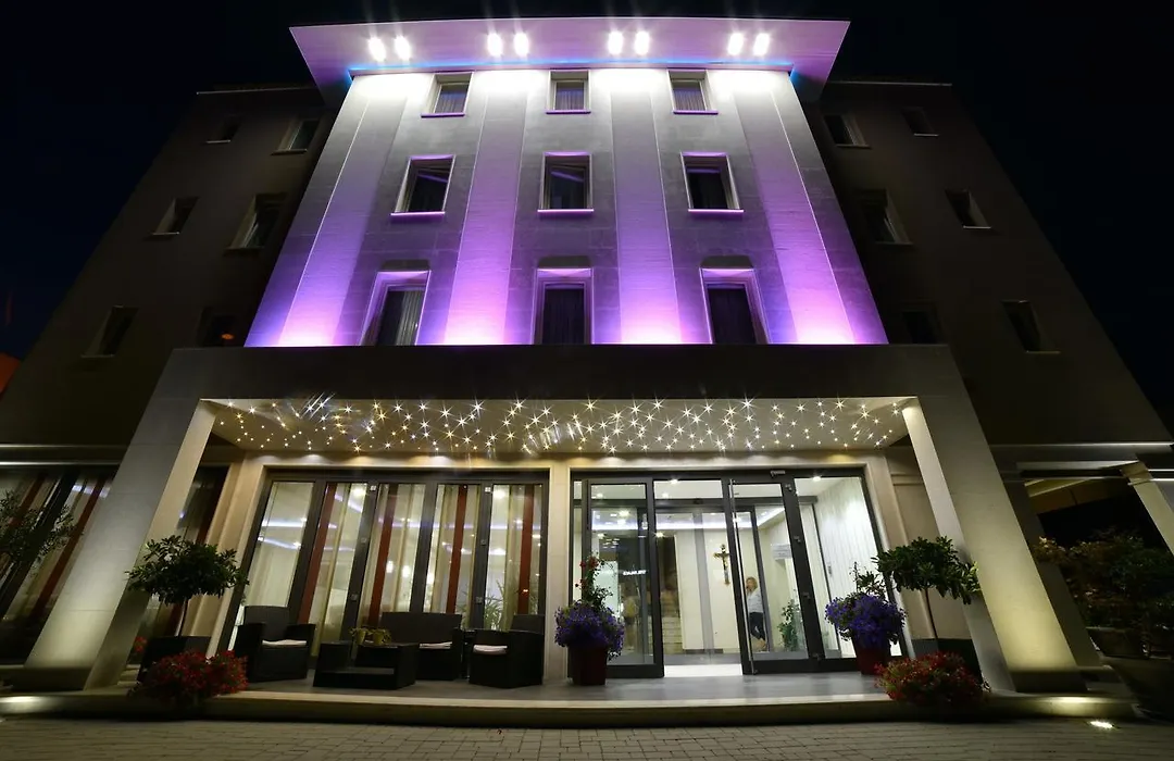 Hotel Villa Pace-1